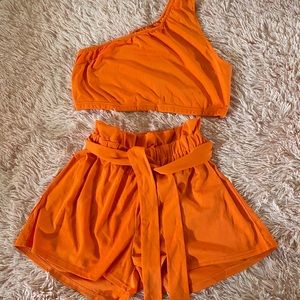 Chic orange short set NWOT